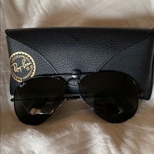 Black Ray-Ban aviators